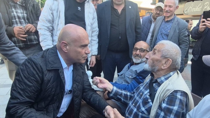 İYİ Parti’den Rize çıkarması: Turhan Çömez sahada vatandaşlarla buluştu